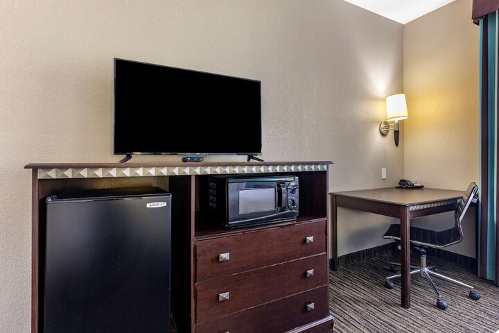 Room 15 of 25