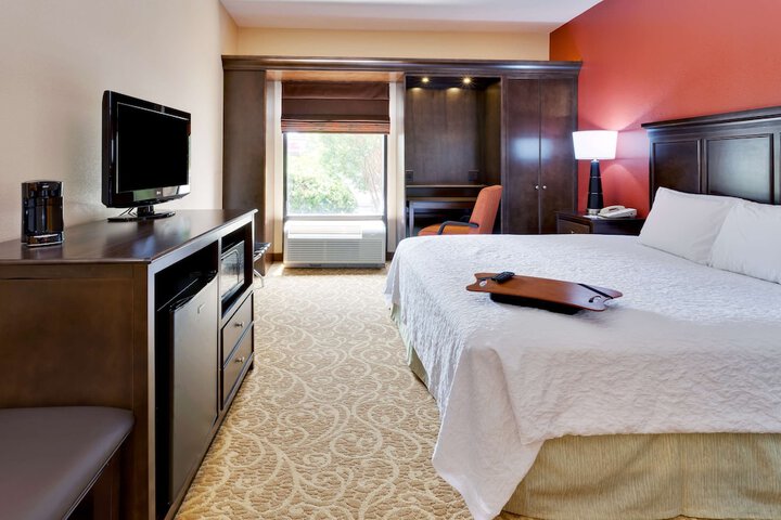 Room 33 of 47