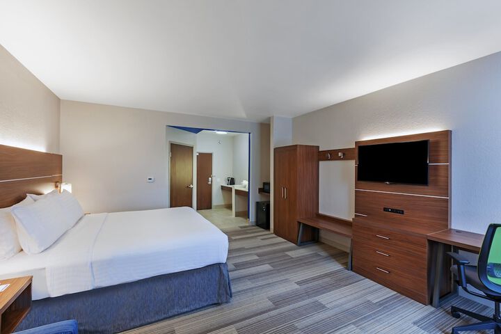 Room 19 of 40