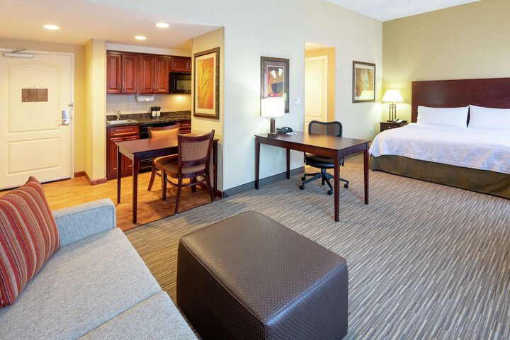 Room 11 of 40