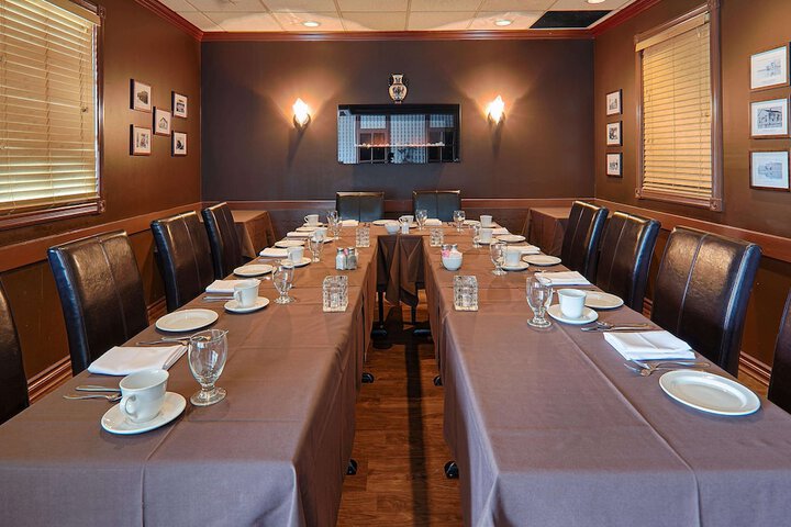 Dining 53 of 56