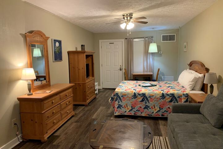 Room 102 of 155