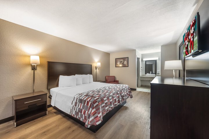 Room 32 of 54