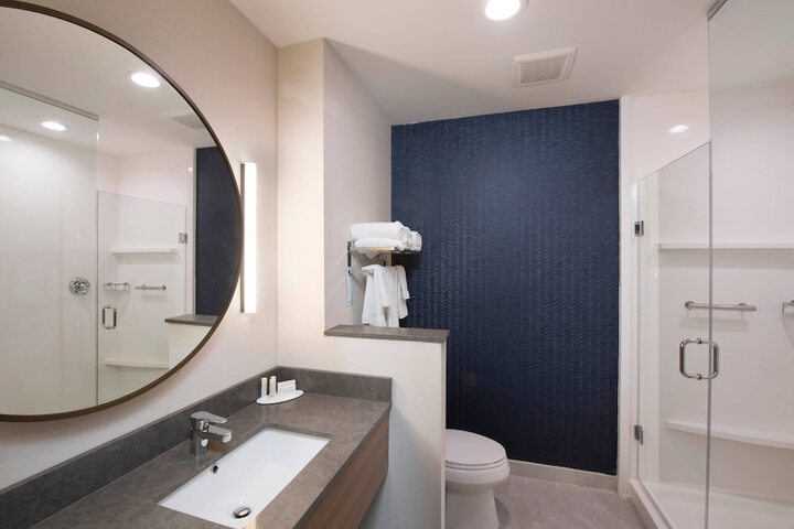 Room 9 of 25