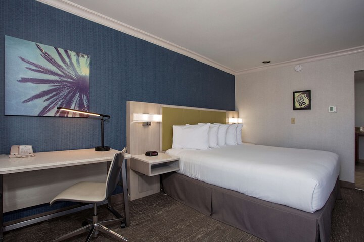 Room 35 of 42