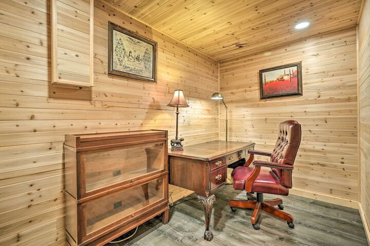 Berkeley Springs Vacation Home w / Fire Pit!