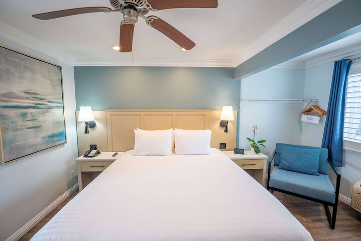 Room 12 of 36
