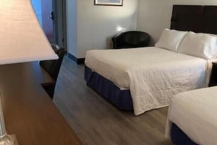 Fenwick Islander Motel