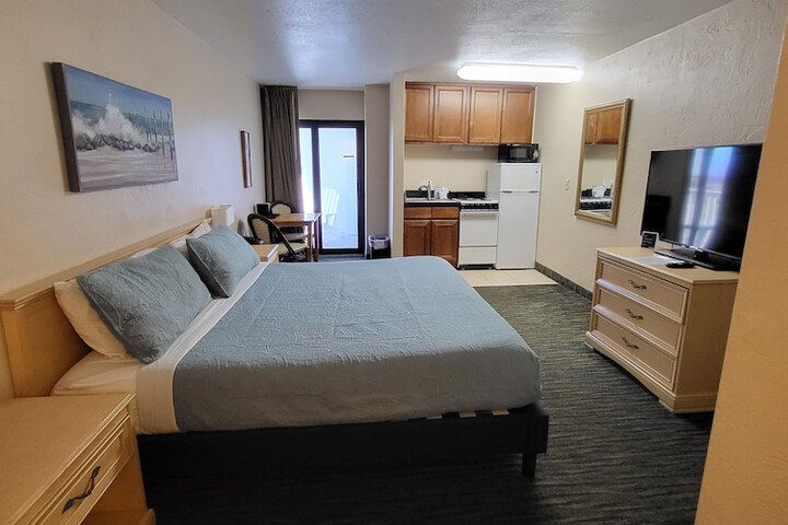 Room 28 of 64