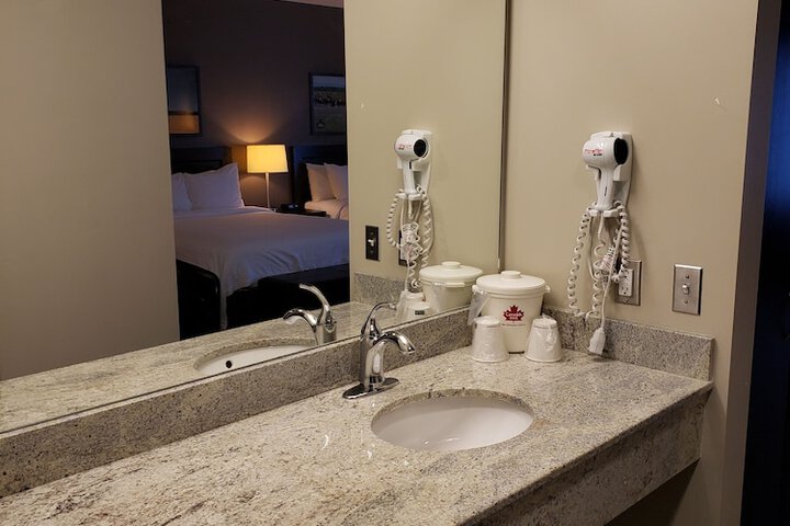 Room 12 of 33
