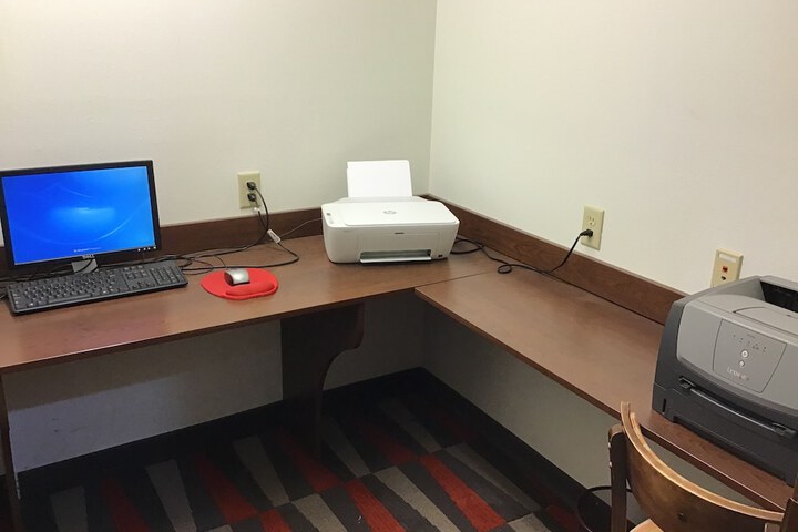 Business Center 21 of 22