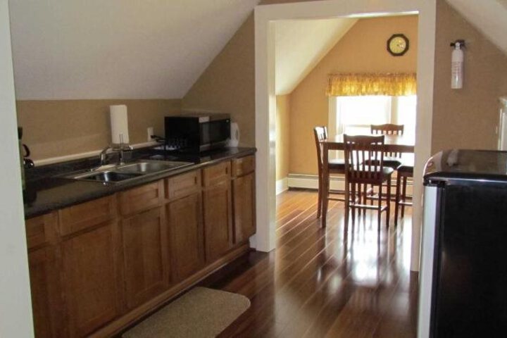 WATERSIDE EXECUTIVE SUITES