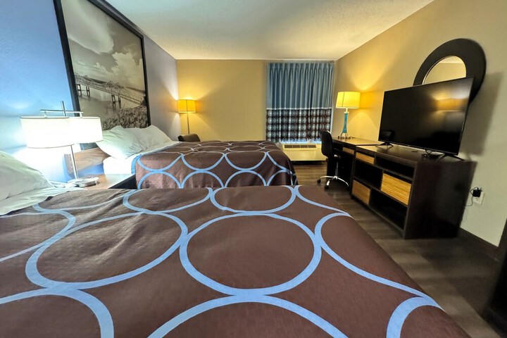 Super 8 by Wyndham Booneville