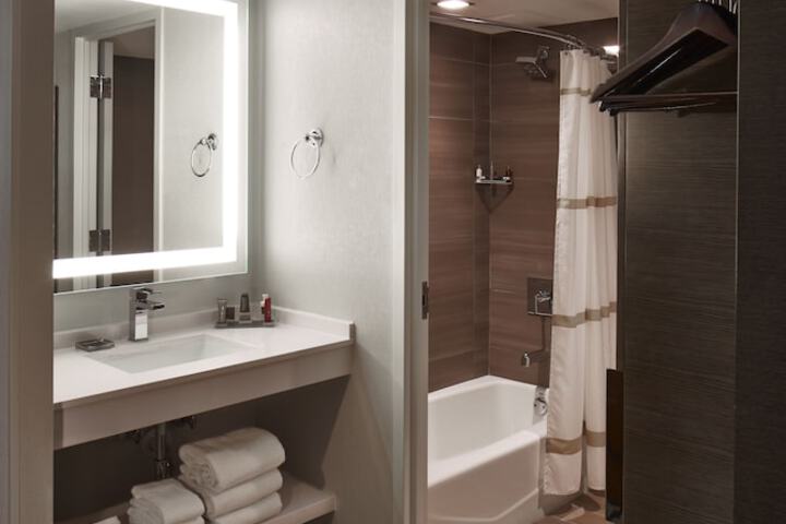 Room 16 of 49