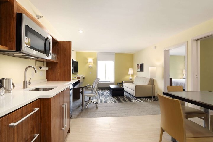 Room 7 of 28