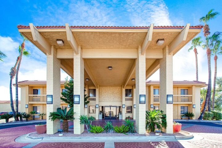 Hotel 2 of 35