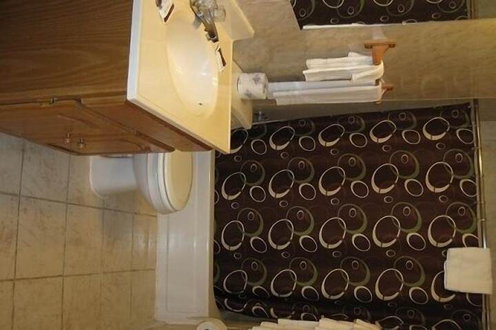 Room 23 of 43