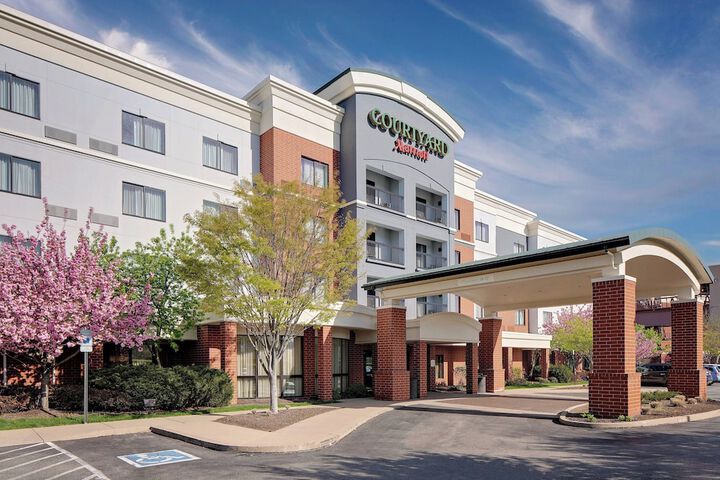 Courtyard by Marriott Pittsburgh West Homestead / Waterfront