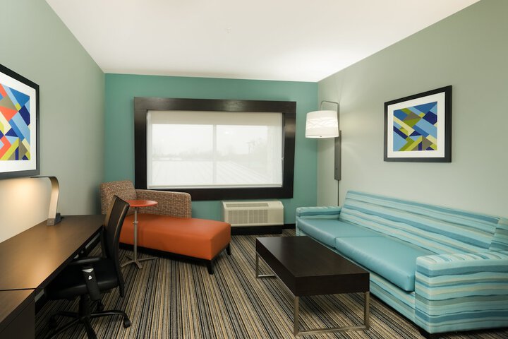 Room 32 of 58