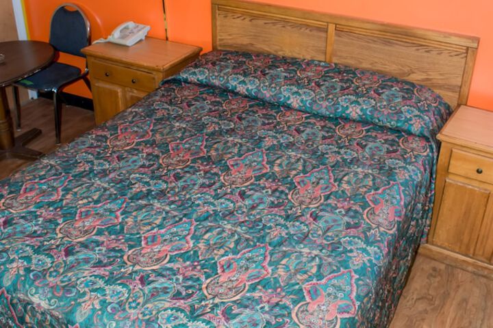 Room 15 of 33