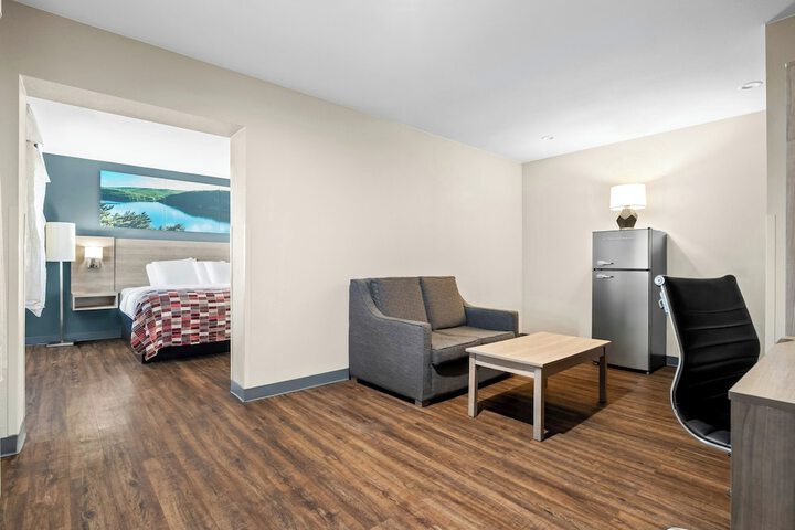 Red Roof Inn & Suites Tomah