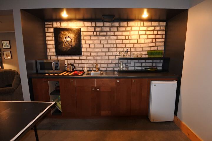 Black Rooster Guesthouse