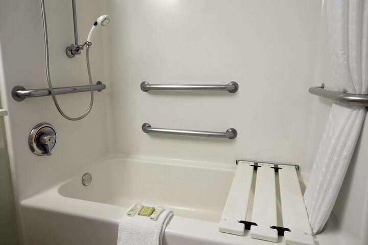 Room 17 of 26