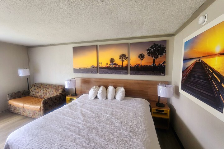 Days Inn by Wyndham Washington