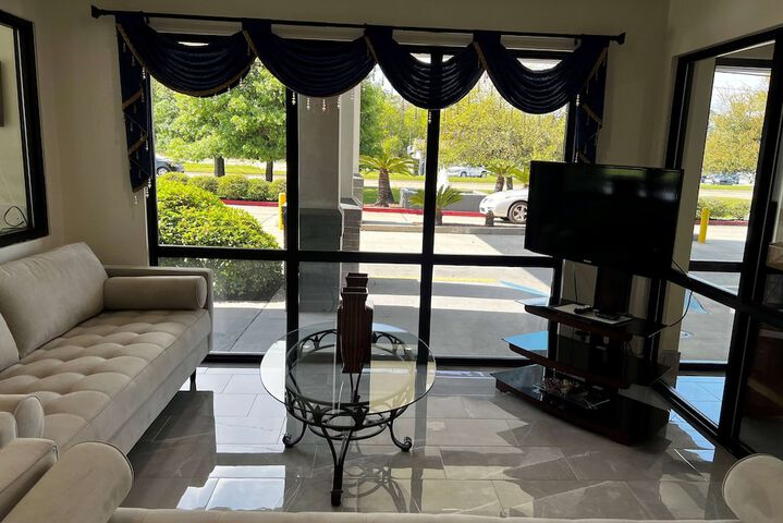 Super 8 by Wyndham Slidell