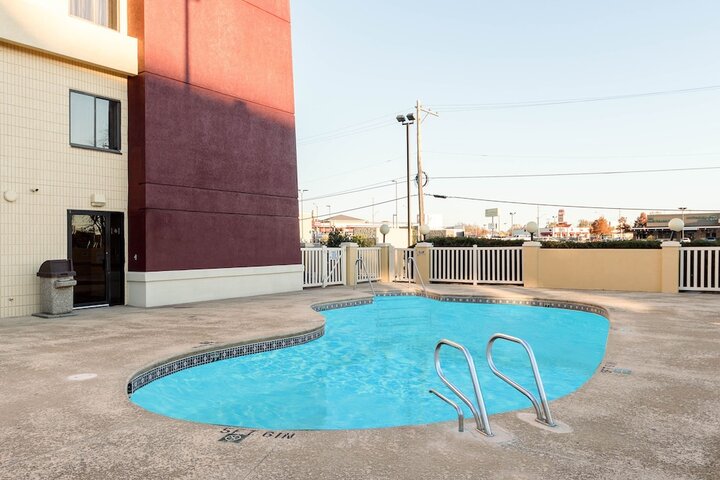 Pool 5 of 42