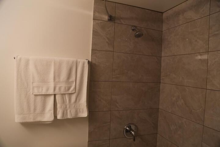 Room 21 of 49
