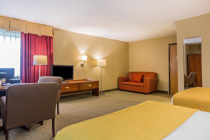 Room 25 of 37