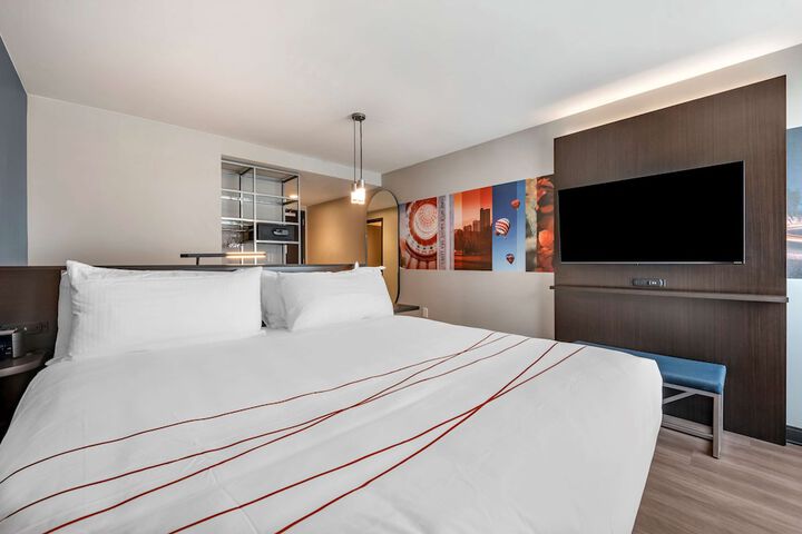 Room 10 of 31