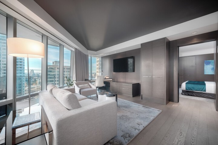 Paradox Vancouver