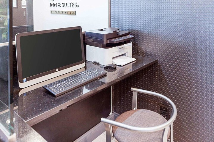 Business Center 44 of 44