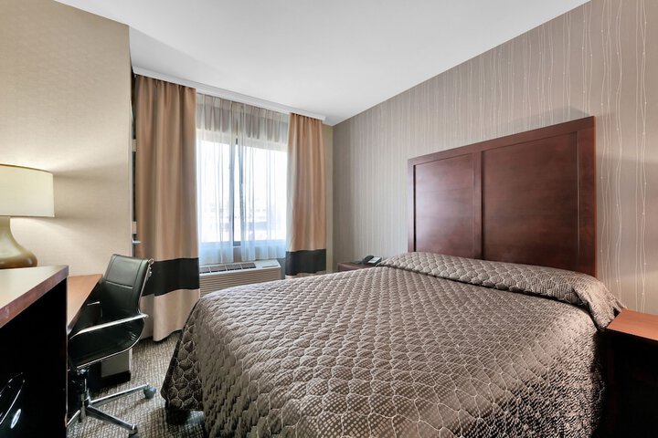 Room 16 of 23