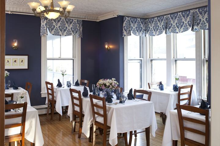Brewster House Bed & Breakfast