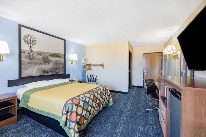Room 32 of 56