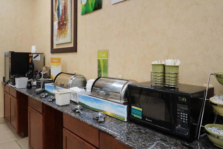 Breakfast/Coffee Service 77 of 100