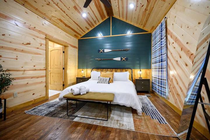 Massive Hochatown Lodge w spa Basketball More