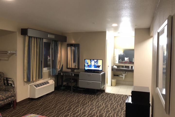 Room 17 of 26