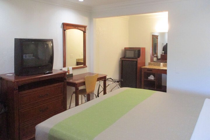Room 15 of 21