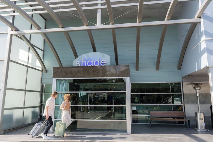 Shade Hotel