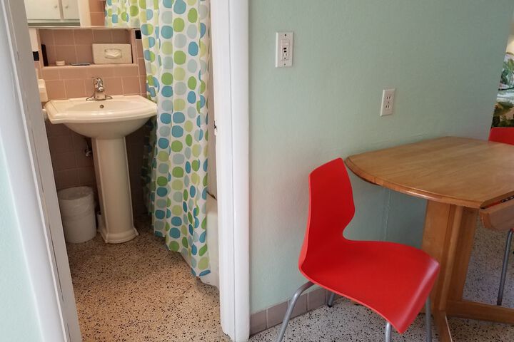 Room 162 of 218