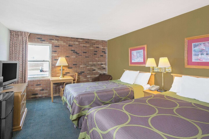 Room 9 of 14