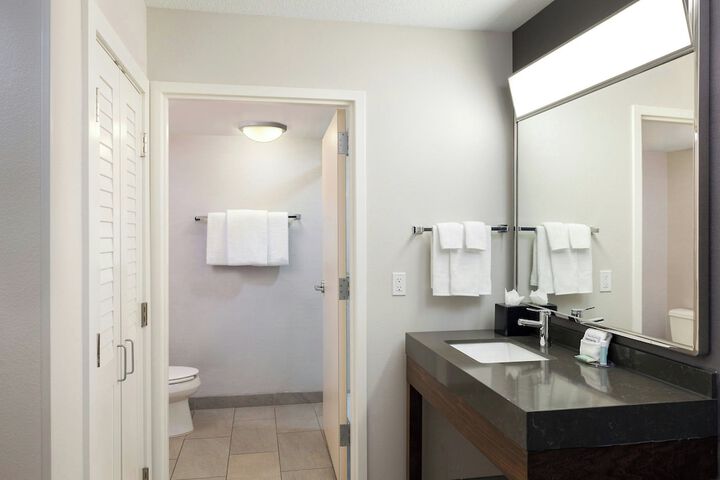 Courtyard by Marriott Burlington Williston