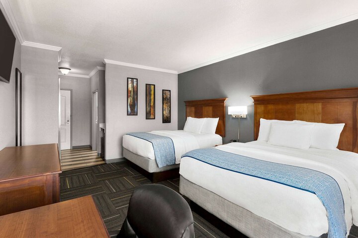 La Quinta Inn & Suites by Wyndham Dublin