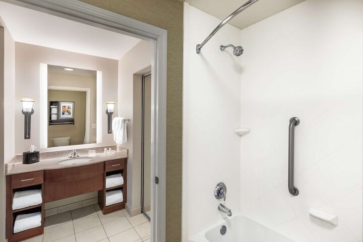 Room 32 of 50