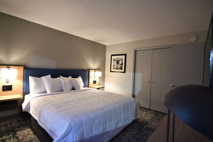Room 25 of 32
