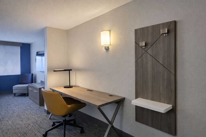 Holiday Inn Express Hotel & Suites St. Paul-Woodbury by IHG